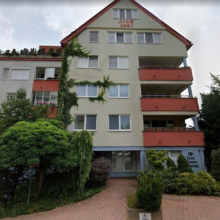 Alure Residences 2 & 24H Self Check-In, Parking In The Garage In The Apartment Building Included, New Building, Terrace, Green Location With A Forest Park With A Lake, Children'S Playground Banská Bystrica Esterno foto