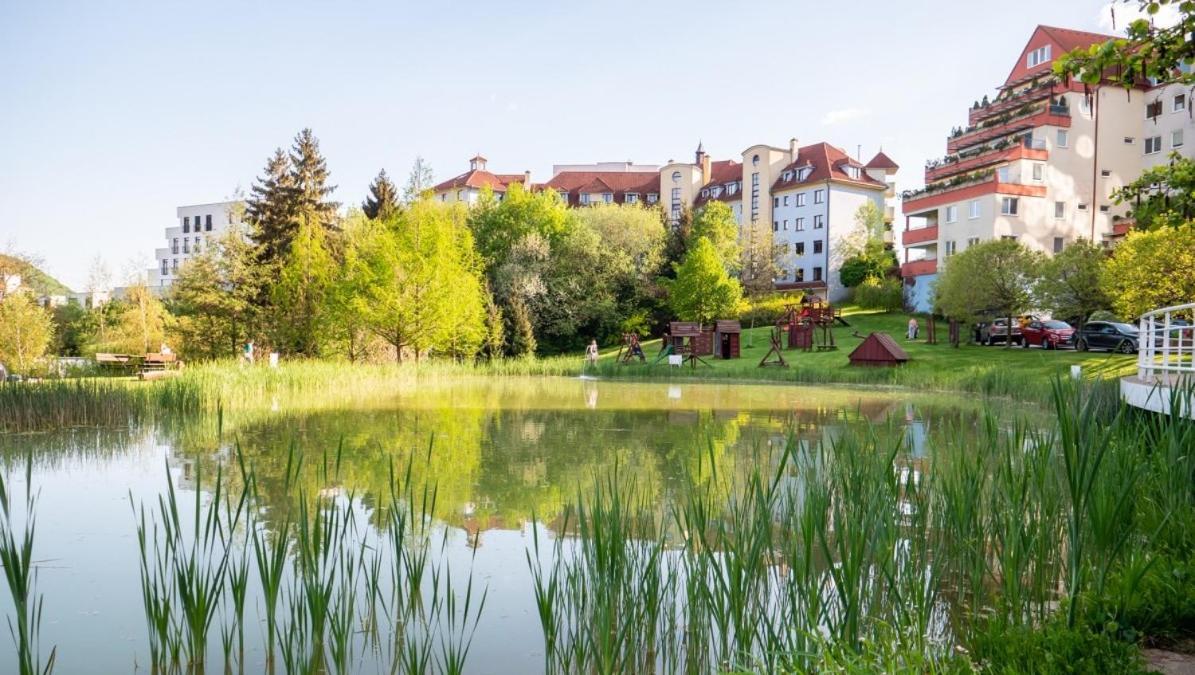 Alure Residences 2 & 24H Self Check-In, Parking In The Garage In The Apartment Building Included, New Building, Terrace, Green Location With A Forest Park With A Lake, Children'S Playground Banská Bystrica Esterno foto